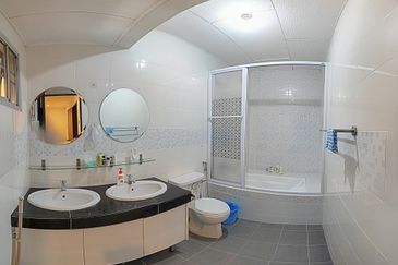 MERU VALLEY RESORT (GOLFVIEW TERRACE)