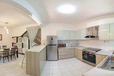 MERU VALLEY RESORT (GOLFVIEW TERRACE)