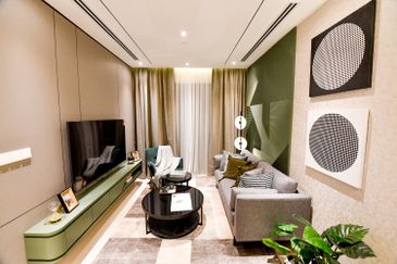 Skyline Kuchai, Located at Kuchai Lama Centre, 400M To MRT 2 & 3, High Rental & ROI, Free Furniture