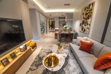 Skyline Kuchai, Kuchai Lama Centre, 400M To MRT 2 & 3,High Rental & ROI,Free Furniture