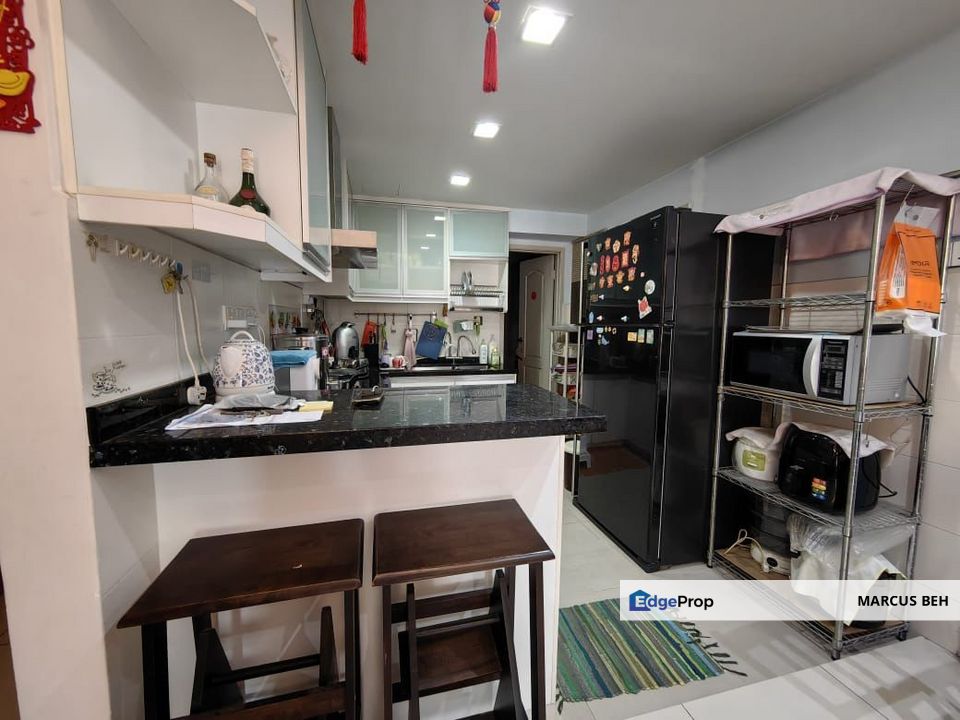 Puchong Jaya Atmosfera Condo | Move in Condition ( Well Kept Renovated ), Selangor, Puchong