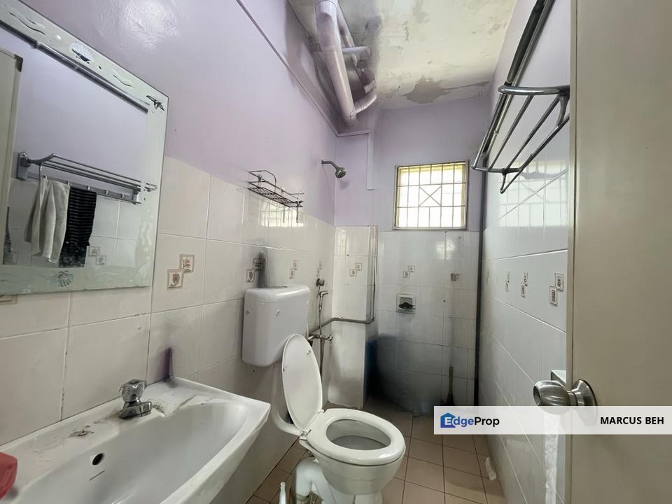 Puchong Town Wawasan | Ground floor unit , Clean & Partly furnished , Sri Penaga, Selangor, Puchong