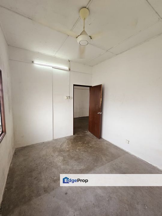Bandar Puteri Puchong | Sri Dahlia Apt | Bare unit 3 Rooms 4th floor, Selangor, Bandar Puteri Puchong