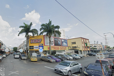 Pusat Perdagangan Seri Kembangan