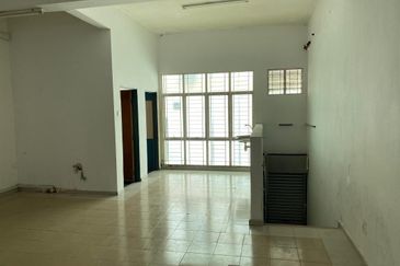 Taman Pinggiran Putra