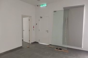 Hicom Industrial Estate, Shah Alam 1.5sty Adjoining Link Factory for Rent