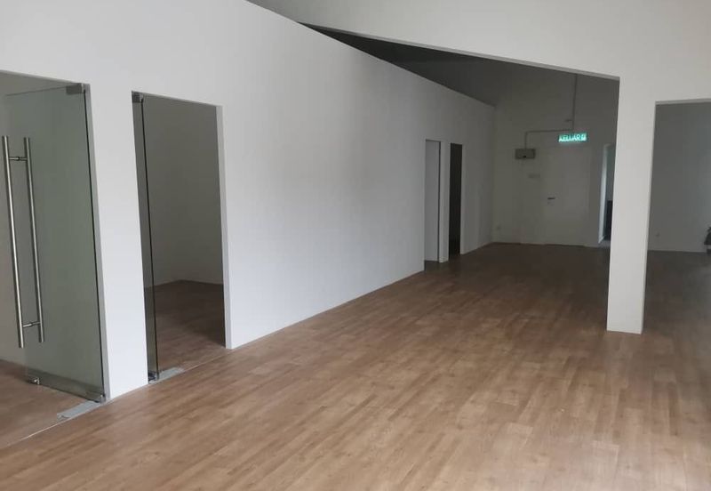 Hicom Industrial Estate, Shah Alam 1.5sty Adjoining Link Factory for Rent