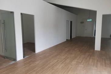 Hicom Industrial Estate, Shah Alam 1.5sty Adjoining Link Factory for Rent