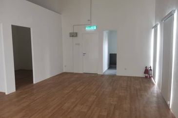 Hicom Industrial Estate, Shah Alam 1.5sty Adjoining Link Factory for Rent