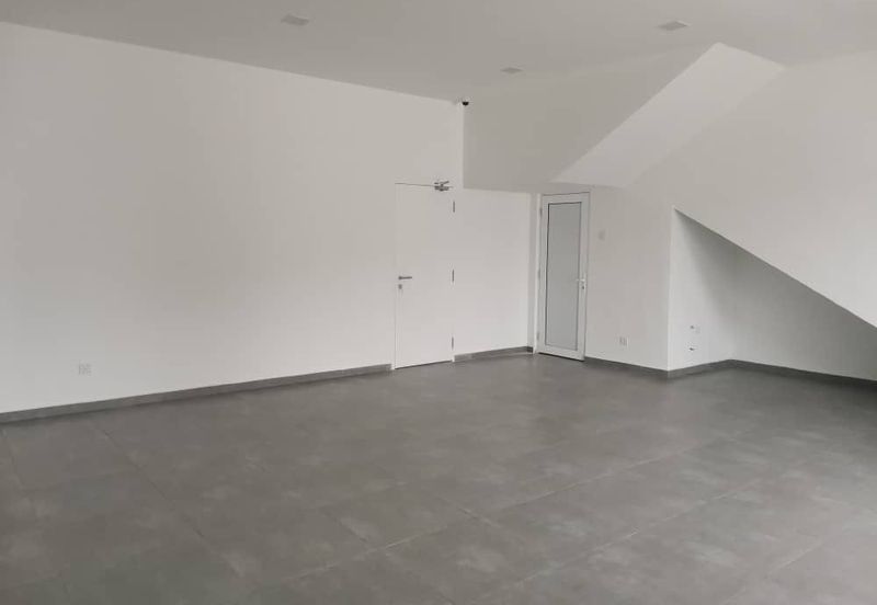 Hicom Industrial Estate, Shah Alam 1.5sty Adjoining Link Factory for Rent