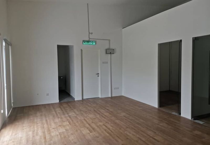 Hicom Industrial Estate, Shah Alam 1.5sty Adjoining Link Factory for Rent