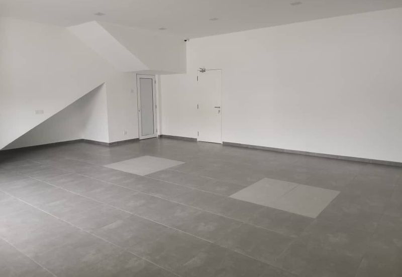 Hicom Industrial Estate, Shah Alam 1.5sty Adjoining Link Factory for Rent