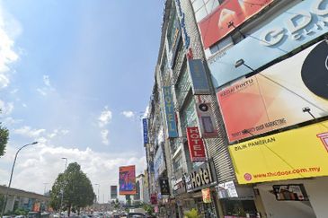 Pusat Perdagagan One Puchong @ 6 Storey Shoplot For Sale