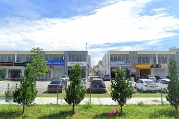 Persiaran Bandar Metro Puchong 1.5 Storey Shoplot(Endlot)For Sale