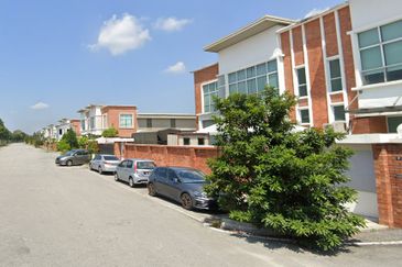 Rawang Industrial Park 1.5 storey semi-d factory for Rent