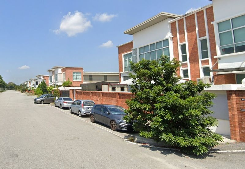 Rawang Industrial Park 1.5 storey semi-d factory for Rent