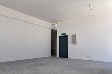 Eco Perindustrian 5, Puncak Alam 1.5 Story Cluster Semi-D Factory For Sale