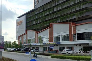 Quayside Shoppes, Amber Residence