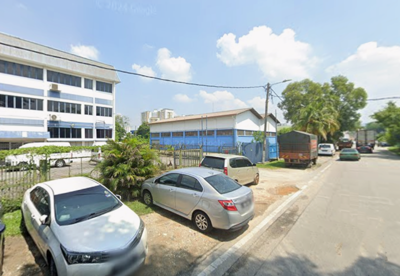 Taman Selayang Baru 3 Story Detached Showroom + Warehouse For Rent