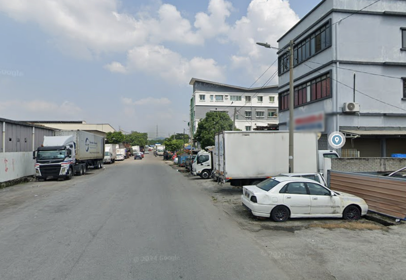 Taman Selayang Baru 3 Story Detached Showroom + Warehouse For Rent