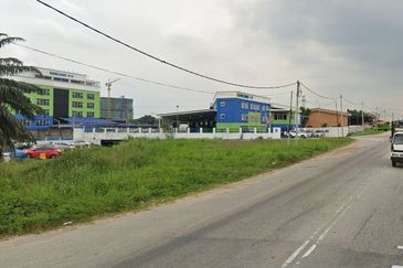 Seksyen 34, Shah Alam Commercial Land with Warehouse Factory For Sale