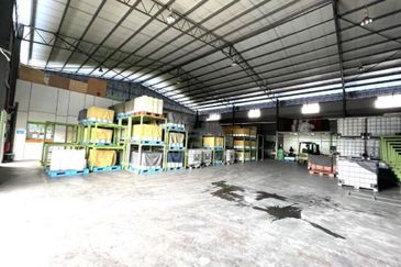 Seksyen 34, Shah Alam Commercial Land with Warehouse Factory For Sale