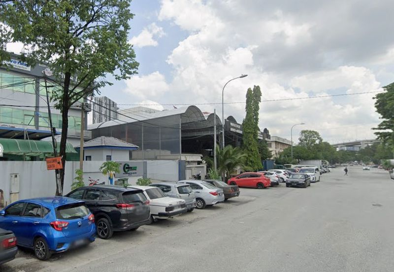Jalan Chan Sow Lin, Sungai Besi 1.5 Story Semi-D Factory For Sale