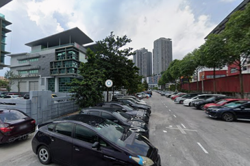 Seksyen 6, Kota Damansara PJ 3 Storey Corner Semi-D Factory For Rent