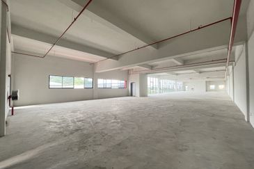 West Port, Pulau Indah