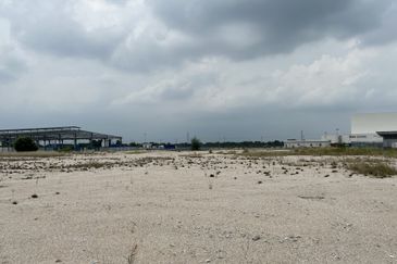 West Port, Pulau Indah