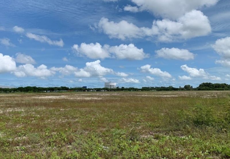 West Port, Pulau Indah