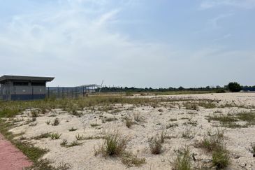 West Port, Pulau Indah