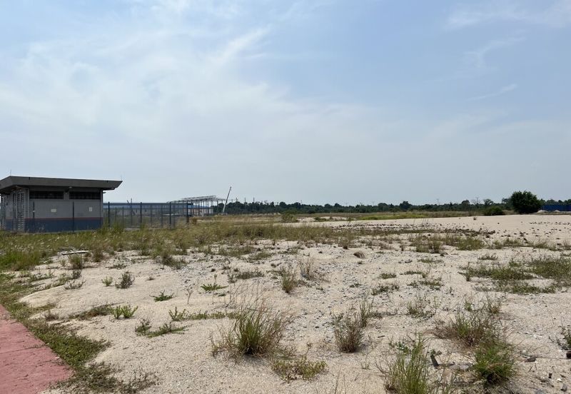 West Port, Pulau Indah