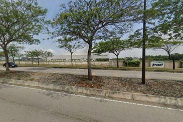 West Port, Pulau Indah