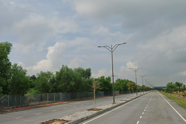 West Port, Pulau Indah