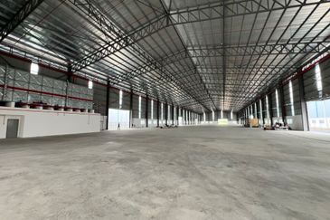 West Port, Pulau Indah