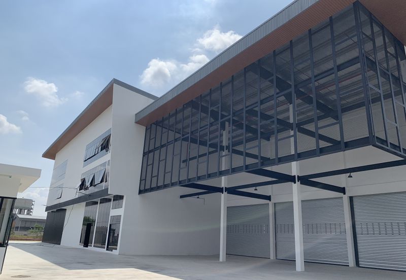 West Port, Pulau Indah