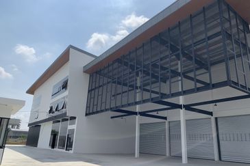 West Port, Pulau Indah