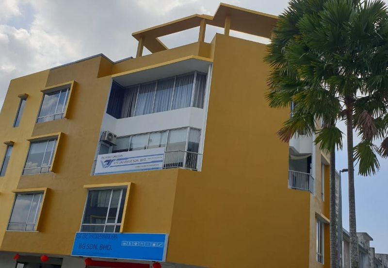 Kinrara Uptown, Puncak Jalil, Seri Kembangan, 4sty Shop Corner Lot