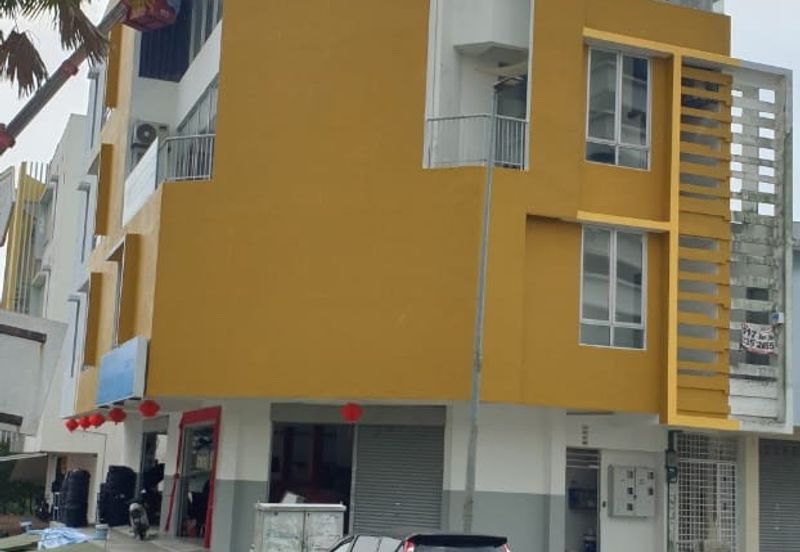 Kinrara Uptown, Puncak Jalil, Seri Kembangan, 4sty Shop Corner Lot