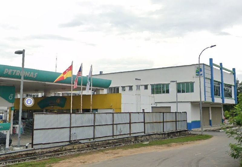 Double Storey Shoplot, Pusat Perniagaan Salak 2, Selangor For Sale