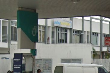 Double Storey Shoplot, Pusat Perniagaan Salak 2, Selangor For Sale