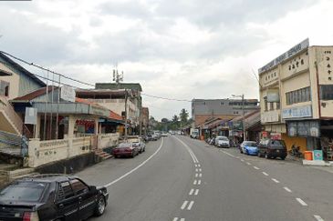 Double Storey Shoplot, Pusat Perniagaan Salak 2, Selangor For Sale