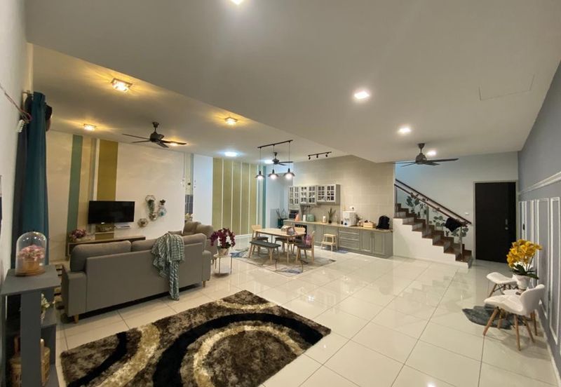 Viana at Elmina Gardens