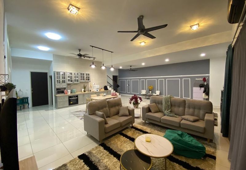 Viana at Elmina Gardens