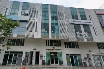 3 Storey Shop Office For Sale with ROI 5.07%