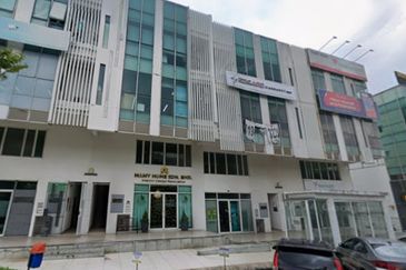 3 Storey Shop Office For Sale with ROI 4.2 %