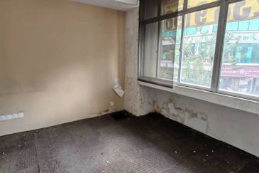 2 jointed 4 storey shoplot Puchong For Sale