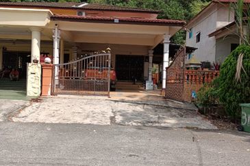 TAMAN BUNGA RAYA