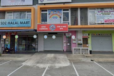 Taman M-Residence Double storey shop Lot, Rawang For Sale